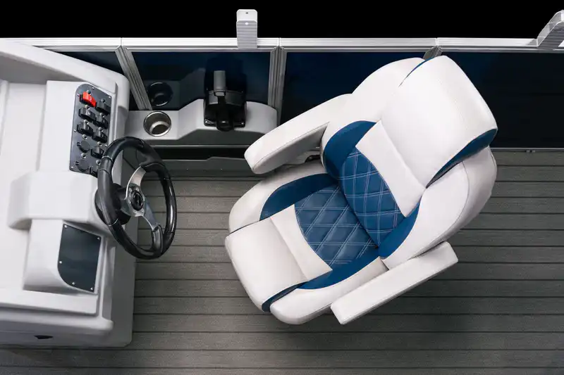 DeckMate Deluxe Pontoon Console